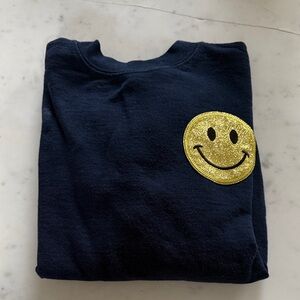 Adorable sweatshirt!!⭐️🤩🤍💙